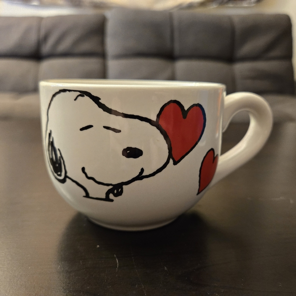 Peanuts Snoopy Happy Valentine's Day Ceramic Cup 12 oz Mug Dan Dee Hearts